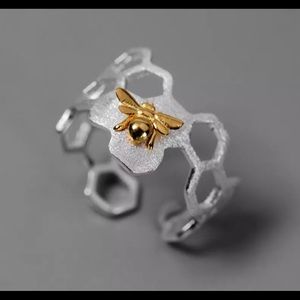 Sweet Bee Ring Adjustable - NWOT
